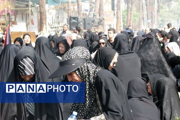 از غرفه‌های فرهنگی تا خدمت‌رسانی مردمی؛ پیشوا در سوگ رضوی