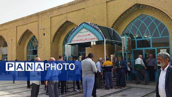 گذری بر فعالیت چایخانه مسجد جامع در روز جمعه 