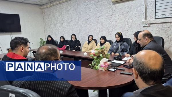 درخشش دختران کتاب‌نوش لنگرود در مسیر همایش کشوری