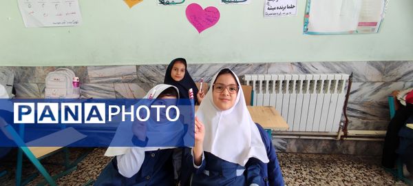 جشن خودکار پایه چهارم مدرسه شهید خاقانی در شهرستان شیروان