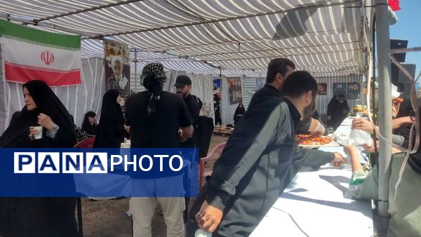 پیاده‌روی زائران در دهه پایانی ماه سفر جاده قدیم نیشابور به سمت مشهد