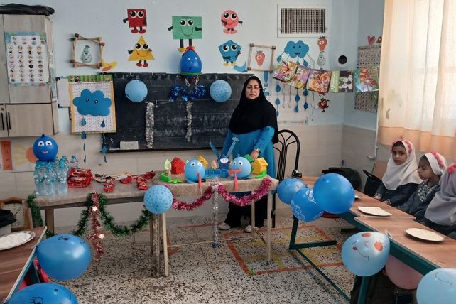 جشن آب‌‌ در‌ دبستان‌ شهید‌ دیالمه‌