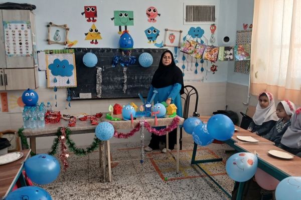 جشن آب‌‌ در‌ دبستان‌ شهید‌ دیالمه‌