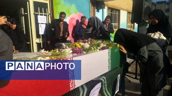 حضور پرمهابت شهید گمنام به مدرسه حضرت زینب صدرا و گرامیداشت مراسم پرچم‌گردانی امام حسین(ع) در هشتگرد