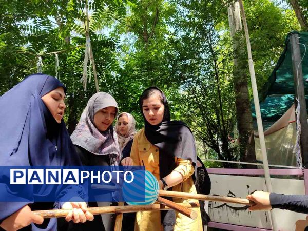 اردوی مادر دختری دانش‌آموزان ناحیه یک مشهد به‌مناسبت روز خانواده