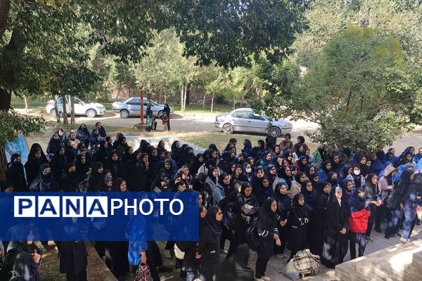 حضور دانش‌آموزان ناحیه یک شهرکرد و لاران در اردوی «طرح تمشک» 