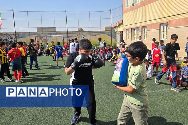 جلوه‌ای از پویایی در هفته تربیت‌بدنی در دبستان شاهد شهید محمد جنیدی