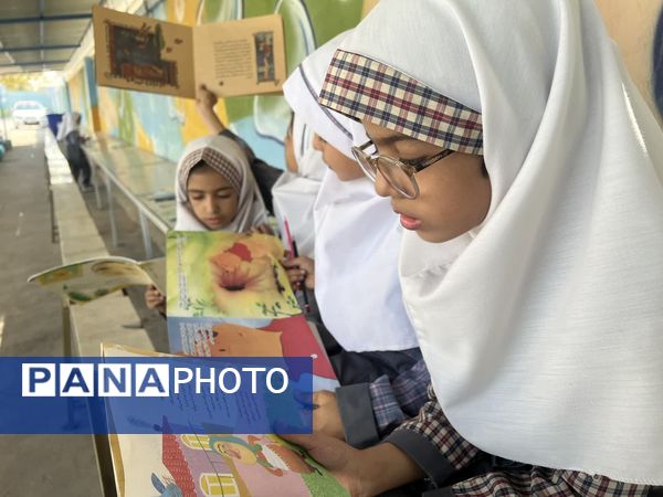 از «درخت آرزوها» تا «نمایشگاه هنری» در جشن روز کودک دبستان احمد کاظمی ۲