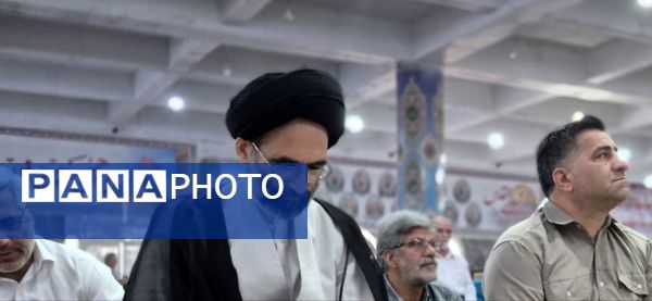 سخنرانی معاون مدیرکل و مدیر آموزش و پرورش کاشان در نماز جمعه و برگزاری میز خدمت در مصلی