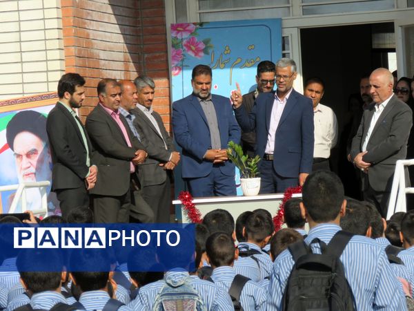 بازدید مدیر اداره آموزش و پرورش خلیل‌آباد از مدارس شهر