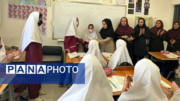 تقدیر از برگزیدگان ویژه‌برنامه هفته جهانی فضا در مدارس حاجی‌آباد