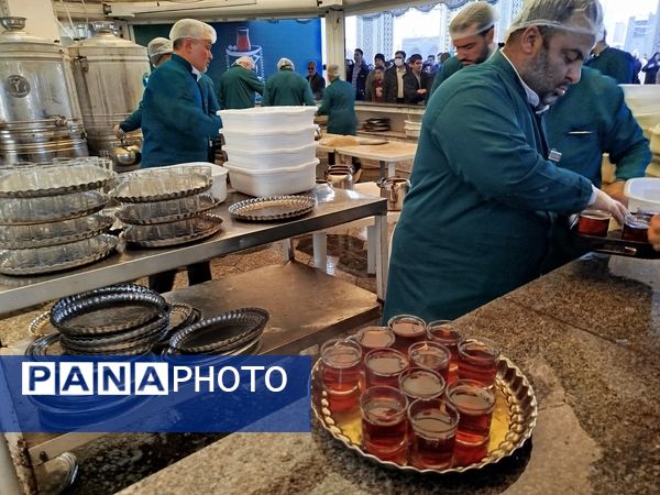 چراغانی دل‌ها در جوار بارگاه رضوی به مناسبت میلاد مولای متقیان  