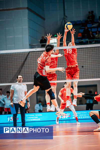 دیدار تیم‌های والیبال دانش‌آموزی ایران و چین