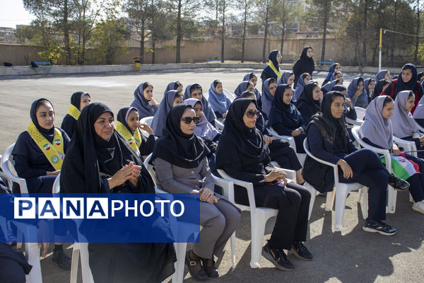مشعل دوازدهمین دوره المپیادهای ورزشی درون مدرسه‌ای در شهر نیم‌ور روشن شد