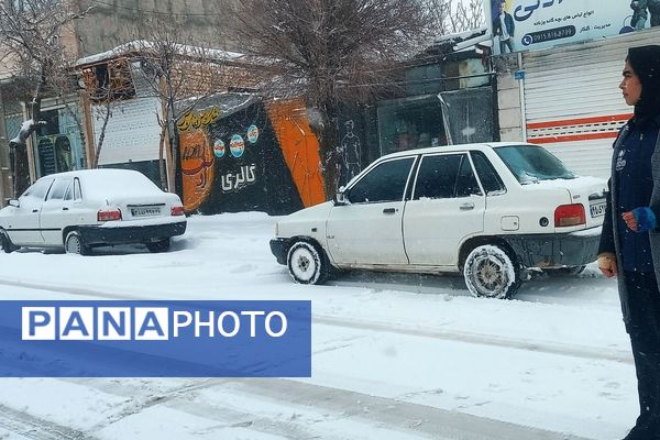 برف و بارانی همراه با شادی در شهرستان زاوه