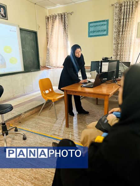 برگزاری روز دوم کارگاه توانا با حضور جمعی از مدیران و معلمان در سملقان