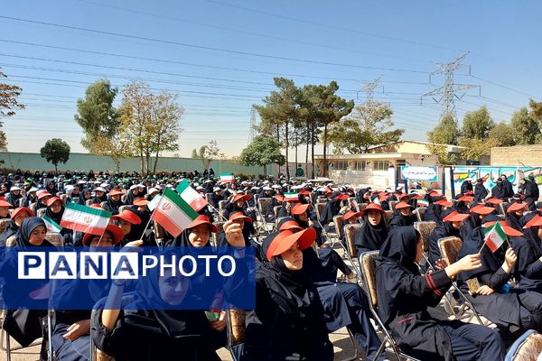 جشن عاطفه‌ها،  تجلی مهربانی دانش‌آموزان کهریزک 