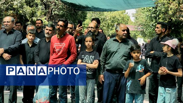 حضور قشر نوجوان و جوان در عزاداری تاسوعای حسینی