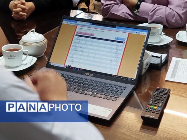 جلسه بررسی و تصمیم گیری در خصوص آزمون مجدد هدایت تحصیلی در مشهد