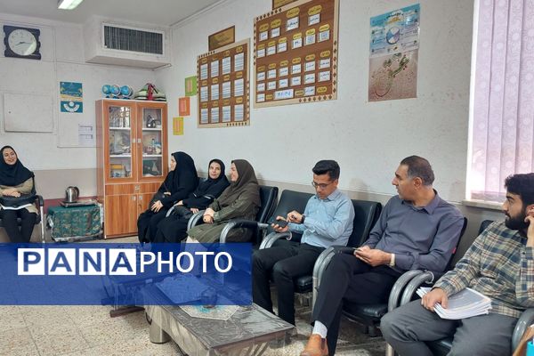 بازدید گروه های آموزشی از کلاس های دبستان خورسندیان دو