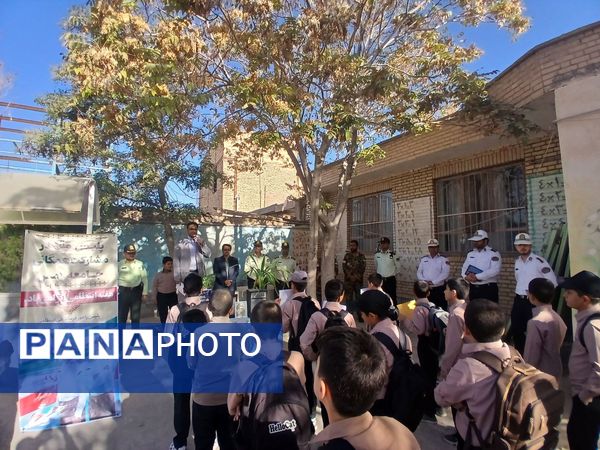 گرامیداشت هفته نیروی انتظامی در مدرسه امید شهرستان خلیل آباد