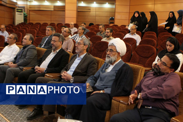 هم‌افزایی دانشگاه آزاد و آموزش و پرورش برای ارتقای آموزش متوسطه در کاشان