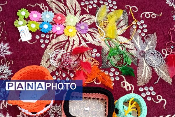 بازارچه غذا و صنایع دستی دانش آموزان دبیرستان صدیقه کبری 