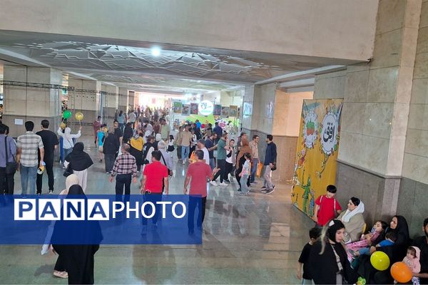 حضور کودکان و نوجوانان در نمایشگاه کتاب 