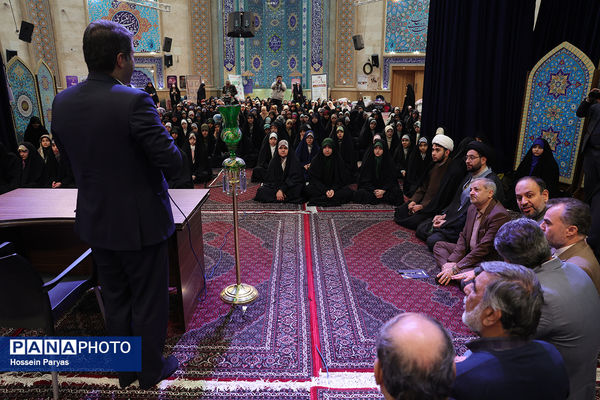 حضور وزیر آموزش و پرورش در جمع دانش‌آموزان معتکف