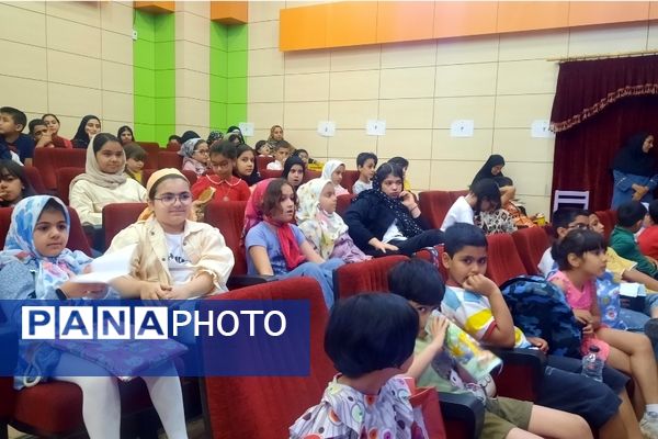 هم‌نشینی اعضای مراکز کانون پرورش فکری کودکان و نوجوانان در مشهد