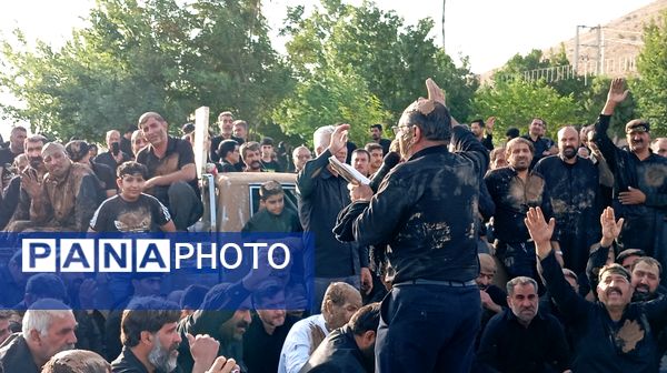 «علم‌ها در آب» سنت عاشورایی مردم بن 