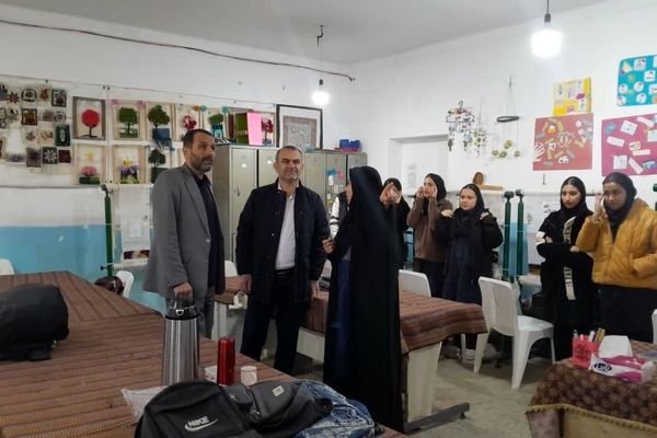 بازدید مدیرکل آموزش و پرورش استان از هنرستان فاطمه‌الزهرا(س) هادی‌شهر