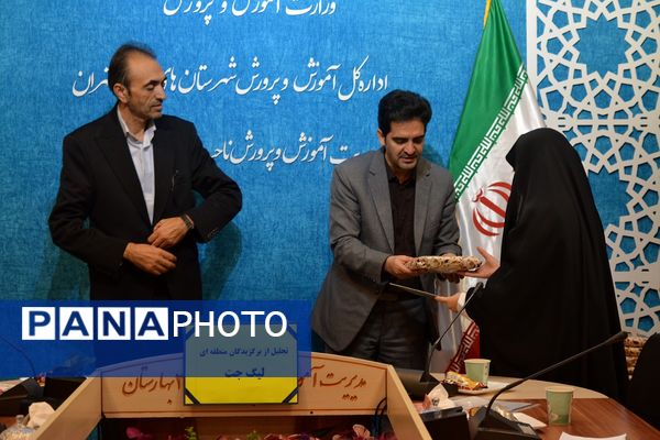 تقدیر از برگزیدگان لیگ جت در سالن فرهنگ بهارستان‌دو