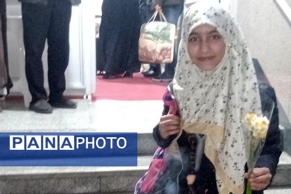 ورود دانش‌ آموزان دختر ناحیه دو شهرری به مراسم معنوی اعتکاف 