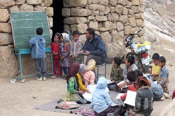 فقر آموزشی مانعی بزرگ در مسیر یادگیری نوجوانان است