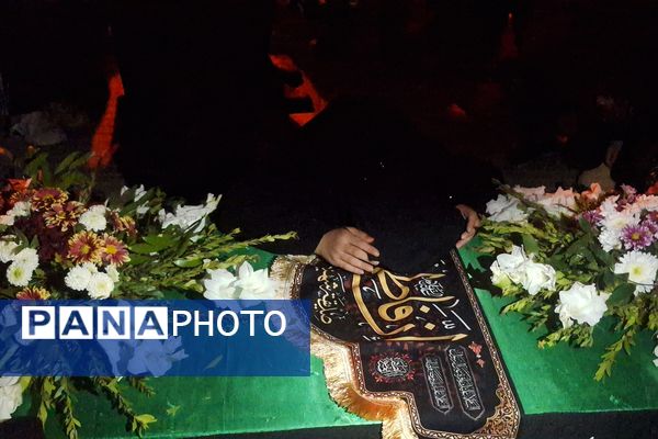 مراسم تشییع نمادین تابوت حضرت زهرا (س)در خیابان قناعت پیشه شیراز