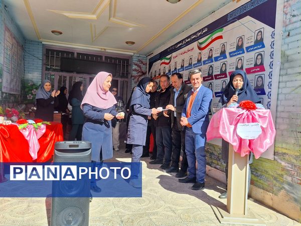 برگزاری مراسم تقدیر از دانش‌آموزان ممتاز آموزشی دبیرستان هفده شهریور شهرستان فیروزکوه