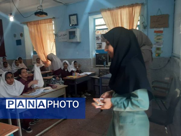 جشن روز دختر در دبستان دخترانه شهید علی‌رضایی