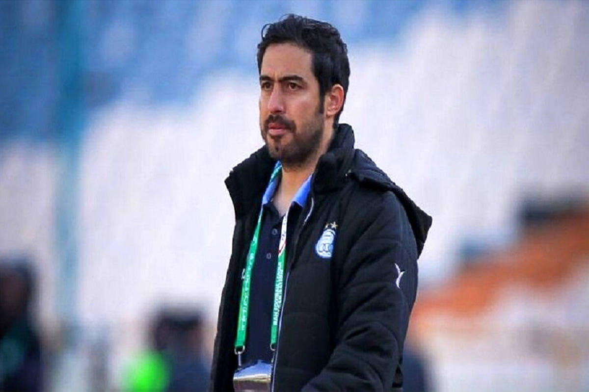 در زنگ ورزش مدرسه رویای پوشیدن پیراهن استقلال را در ذهن داشتم