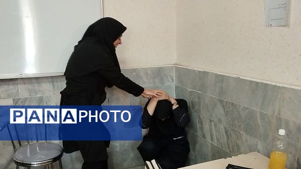 آمادگی پیش از مانور زلزله در هنرستان کاردانش حافظ 