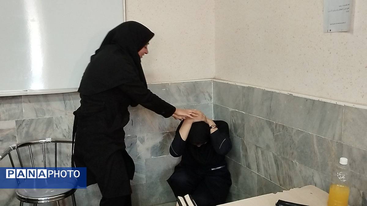 آمادگی پیش از مانور زلزله در هنرستان کاردانش حافظ 