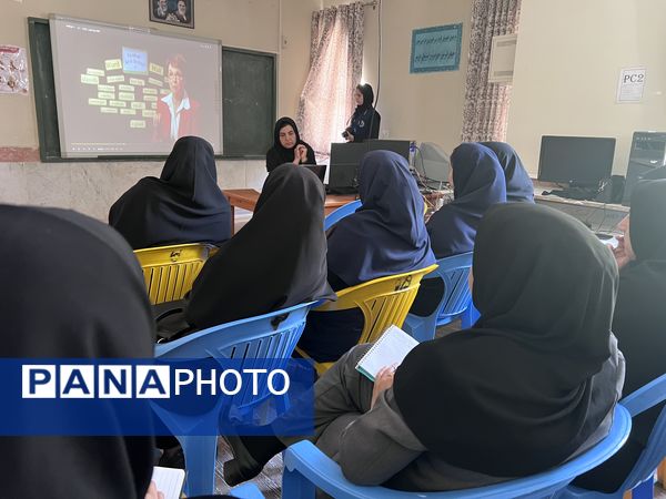 برگزاری روز دوم کارگاه توانا با حضور جمعی از مدیران و معلمان در سملقان