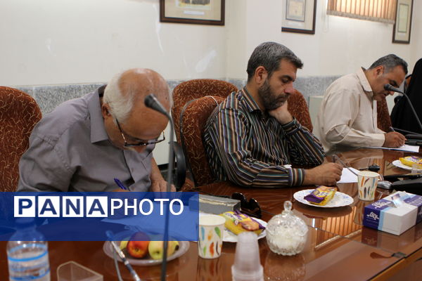 نشست خبری معاون مدیرکل و مدیر آموزش‌و‌پرورش کاشان با اصحاب رسانه