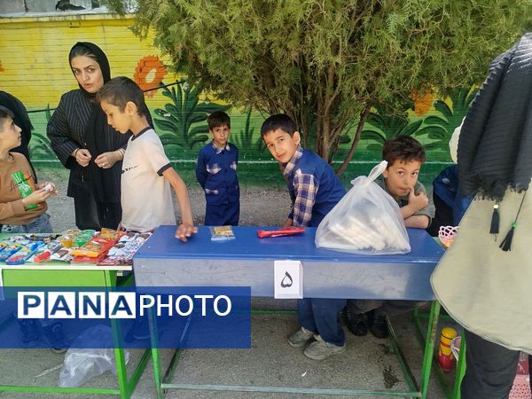برگزاری بازارچه درون مدرسه‌ای در دبستان مبین شیروان