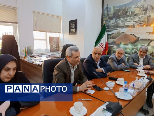 نشست هم‌اندیشی مدیران آموزشی و حوزه مدرسه‌سازی مشهد