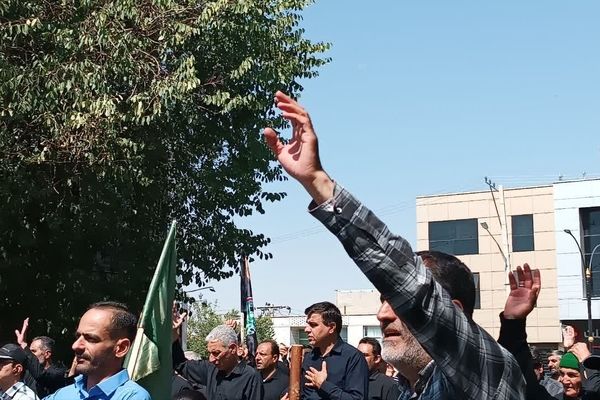 عشق حسین از راه دور در خیابان‌های شهر در جریان است
