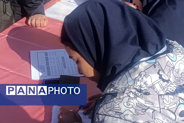 انتخابات شورای دانش آموزی در دبیرستان مهر نیشابور