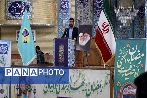 نماز جمعه این هفته شهرستان پاکدشت شاهد حضور پر رنگ فرهنگیان بود