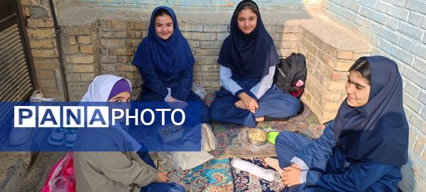 صبحانه سلامت و روز جهانی تخم مرغ در مدرسه شهید خاقانی شهرستان شیروان
