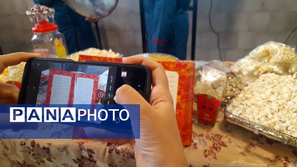 برگزاری جشن شب یلدا در دبیرستان دخترانه امام خمینی (ره)